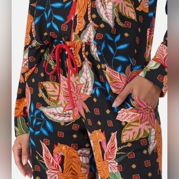 Room Service Tiger Print 2 Piece Shawl Collar Pajama Set Size S - Picture 4 of 9